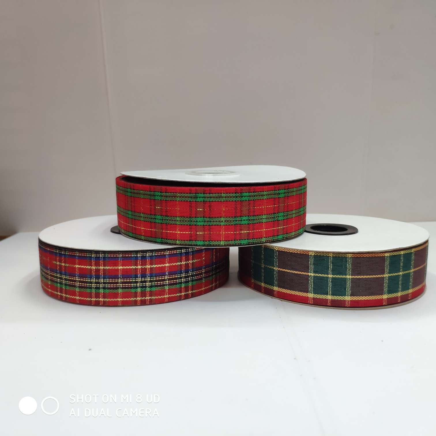 Cut Eight Gold Ribbon 50 Yards A Plate (1)