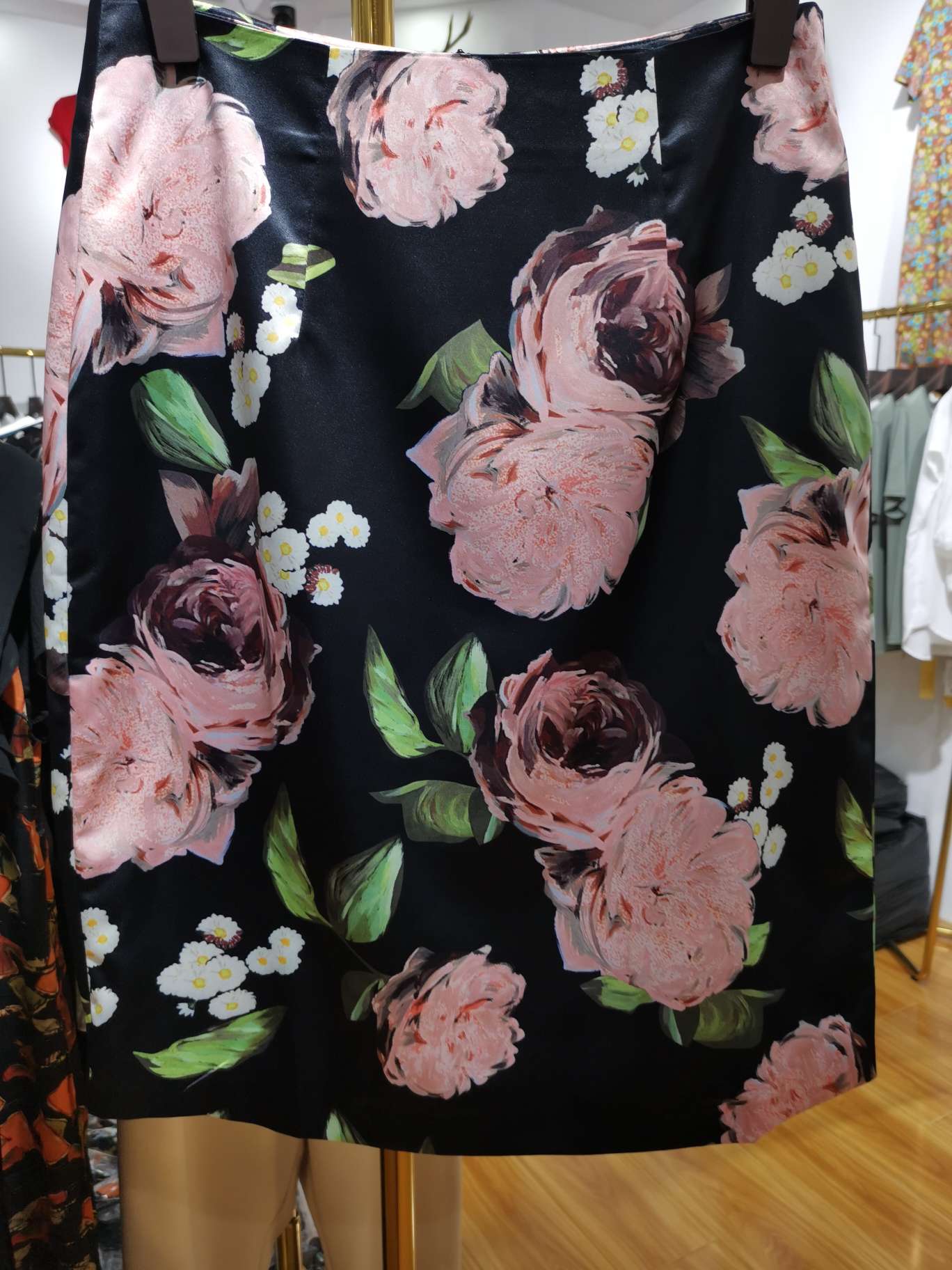 Half-length fashionable floral dress 8