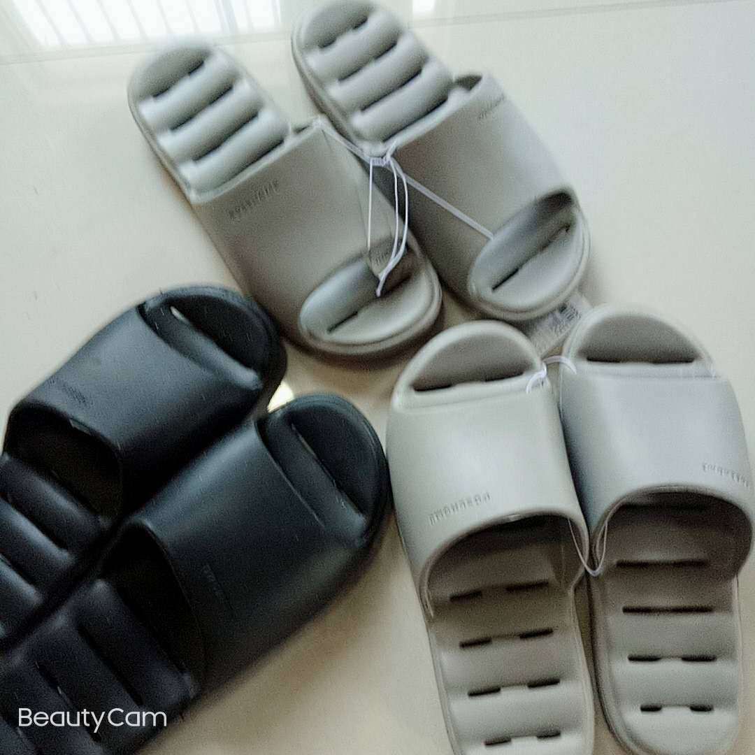 Men's slippers for home bathrooms