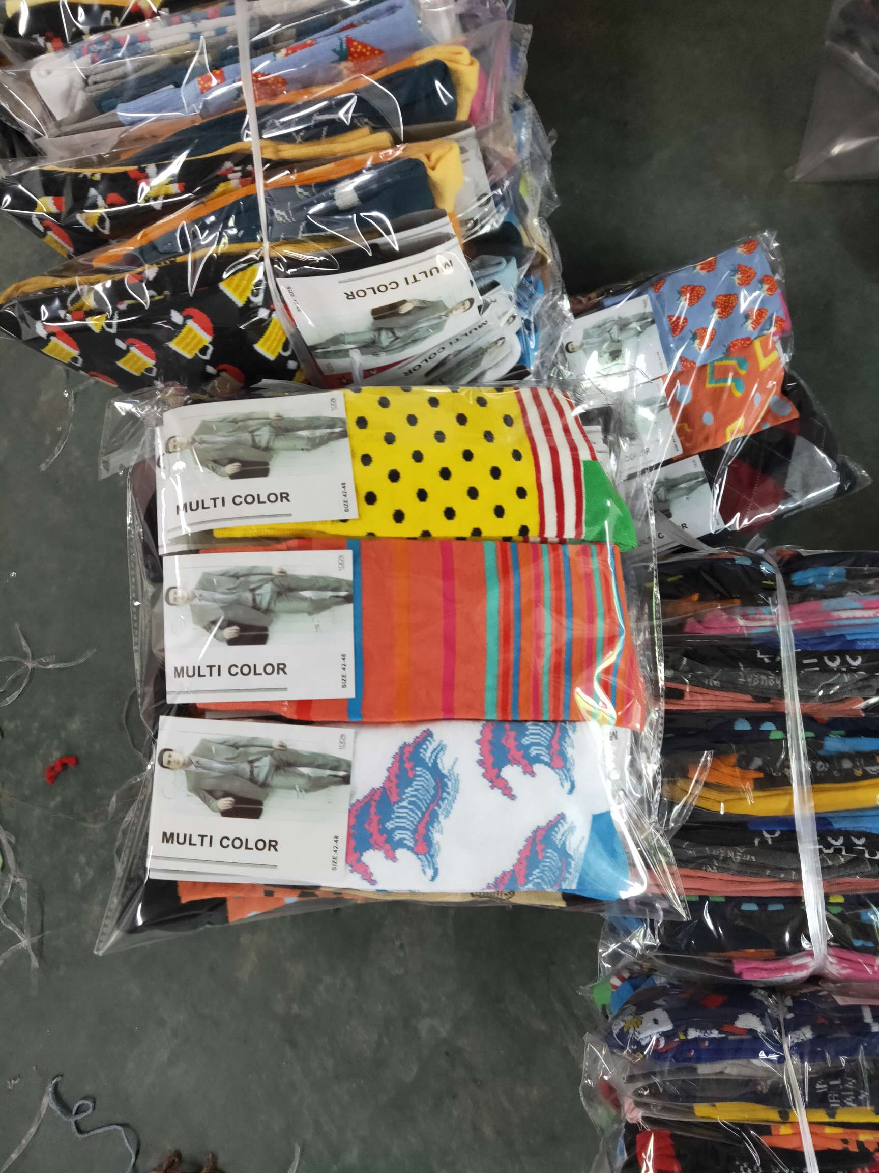 100% algodón comercio exterior tubo medio cartoon calcetines hombre calcetines flores