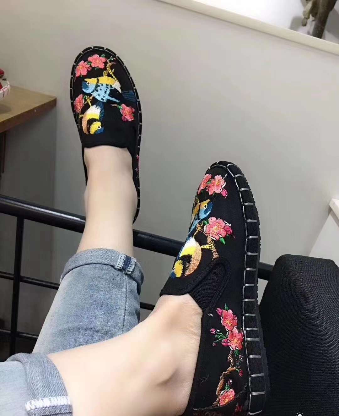 女式布鞋实物图