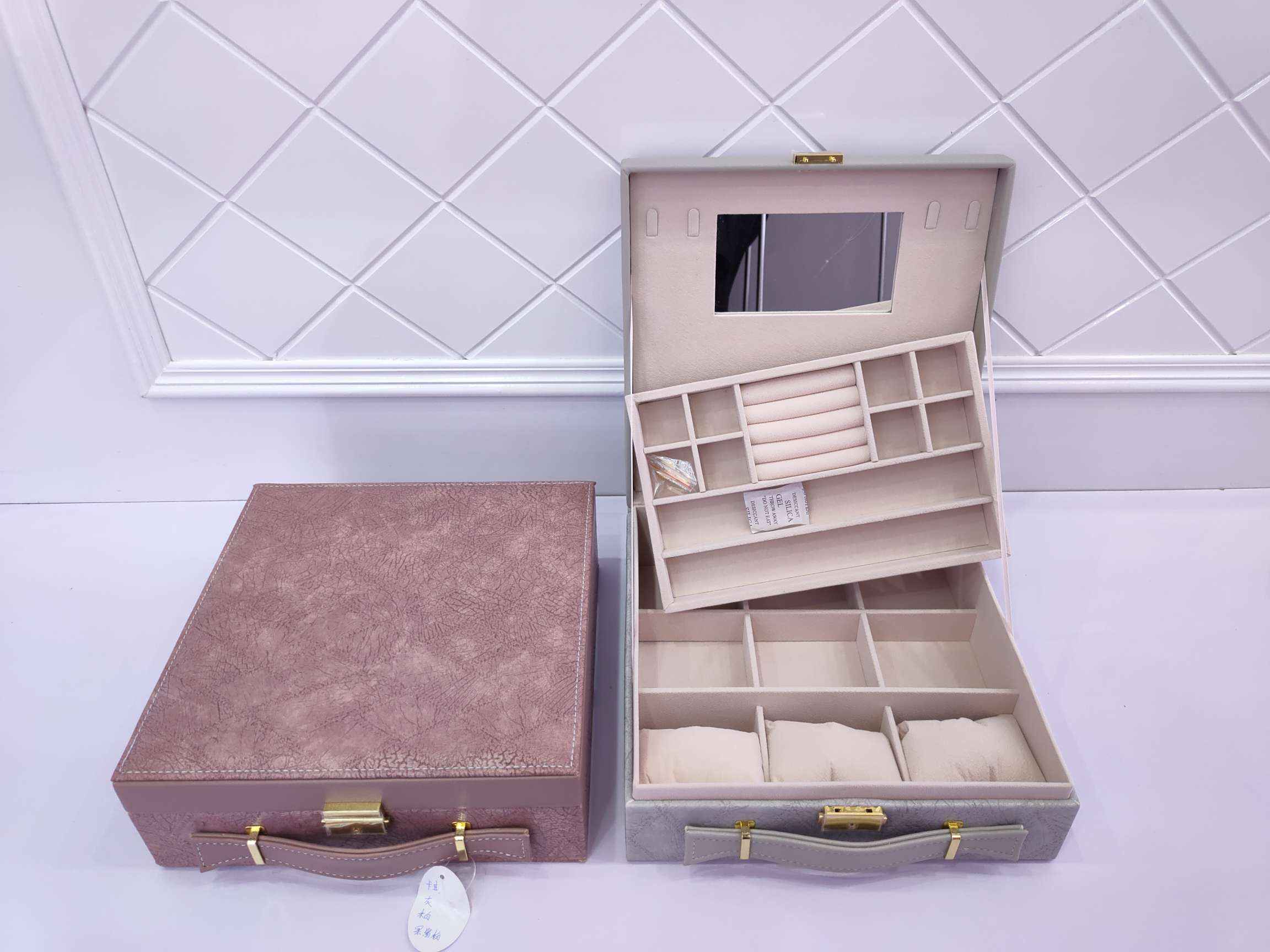 Jinqi Jewelry Box, a popular storage box for European and American fashionable, simple and large-capacity accessories, jewelry display box K018 Item Picture