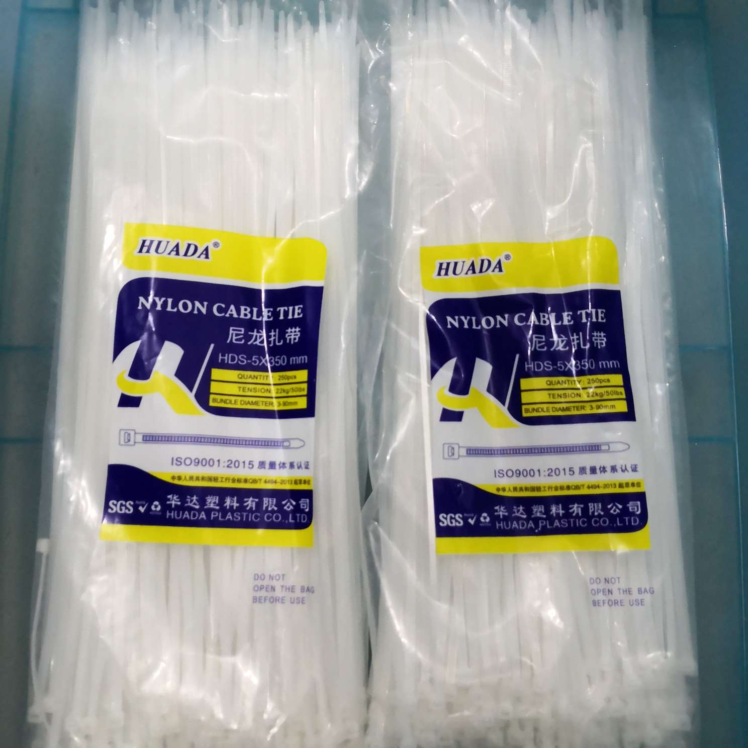 Self-locking nylon cable ties 4*370, 3.5mm wide, 250 pieces per pack, 120 pieces per piece, binding strips, binding wires, binding thread ties, plastic cable ties for strangling dogs Application Scenario