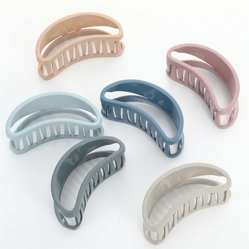 Muzzle bright colored claws thumbnail