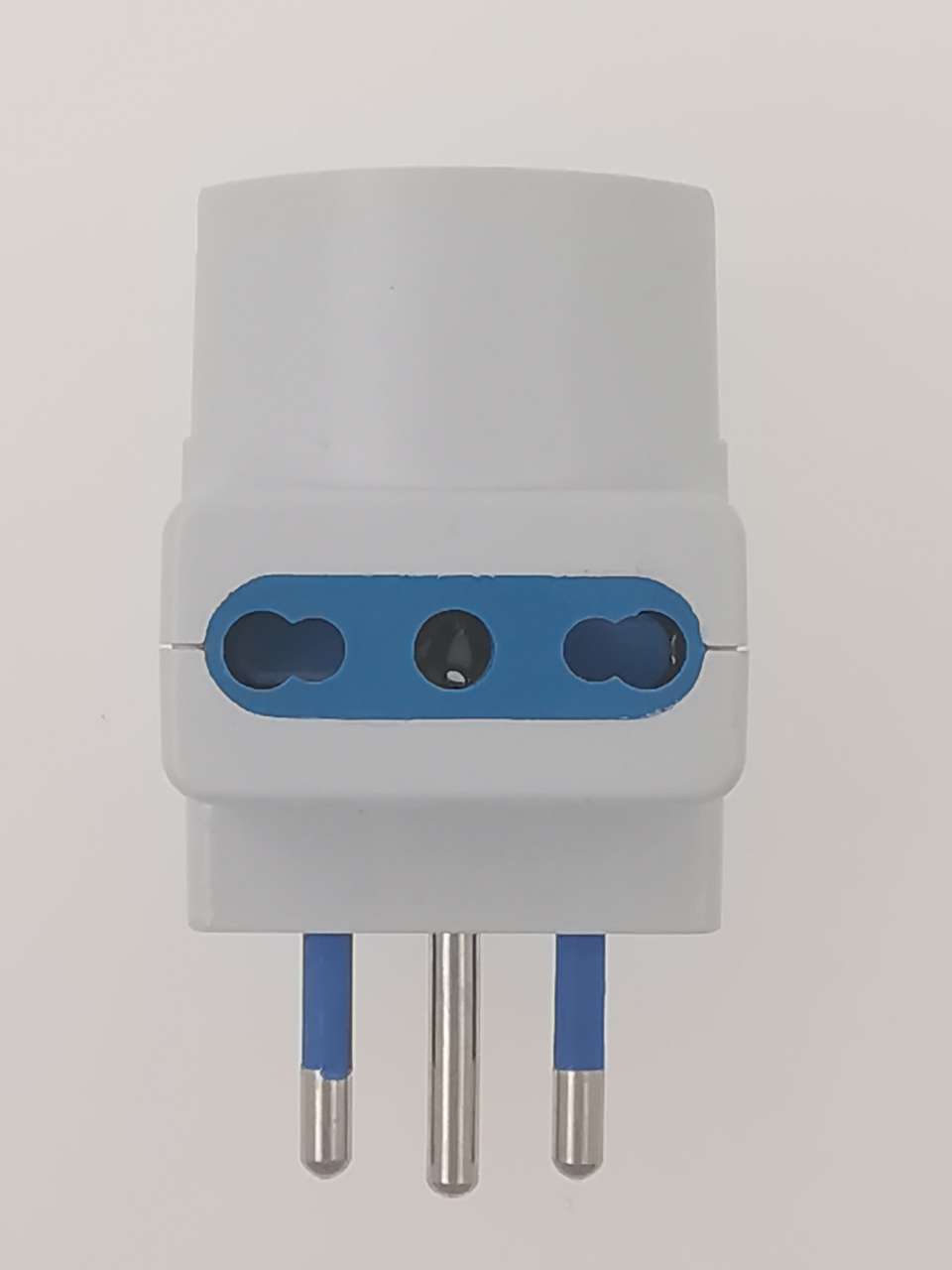 041 Italy Convert plug thumbnail