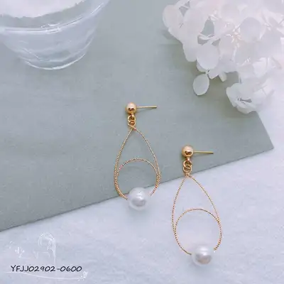 Korean version of the fashion girls style high-end sense of pearl earrings hot style thumbnail