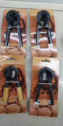 Walnut clip