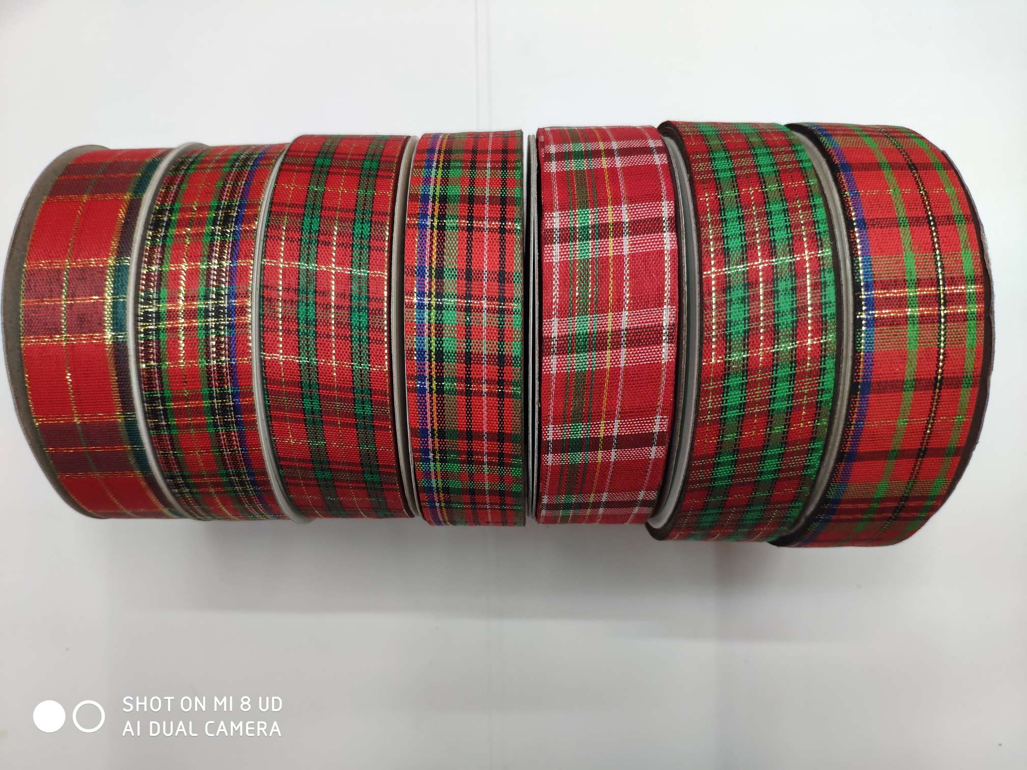 Cut Eight Gold Ribbon 50 Yards A Plate (4)