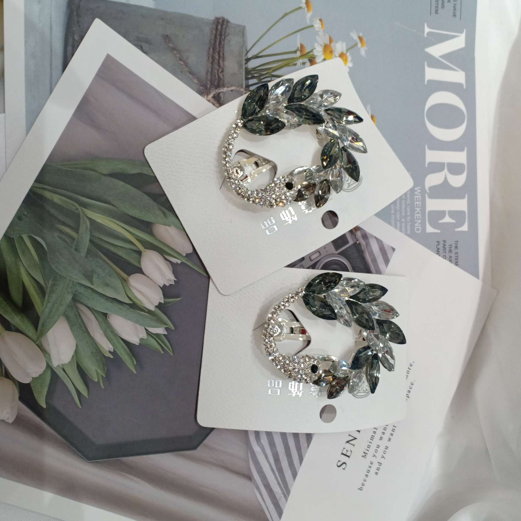 Hair clip simple wind top clip temperament gray hair card
Back of head spring clip elegant crystal Swan hair clip adult thumbnail