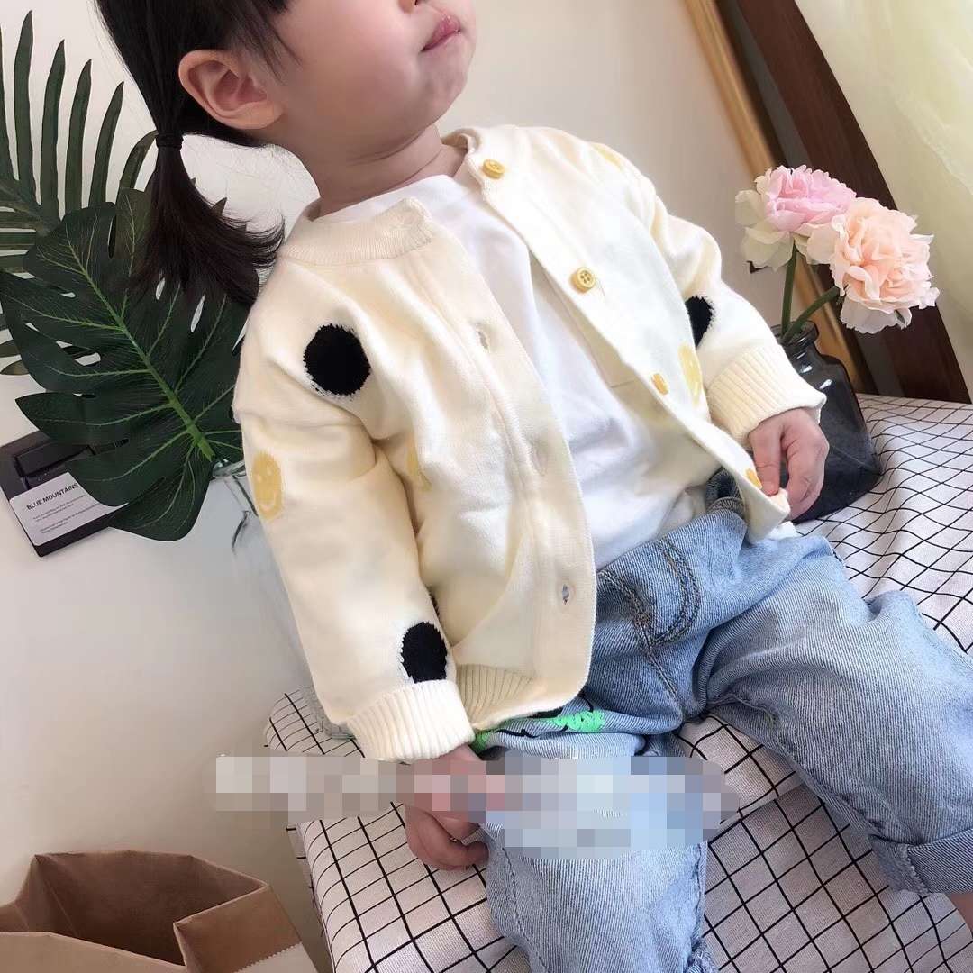 H20228 Smiling Cardigan Application Scenario