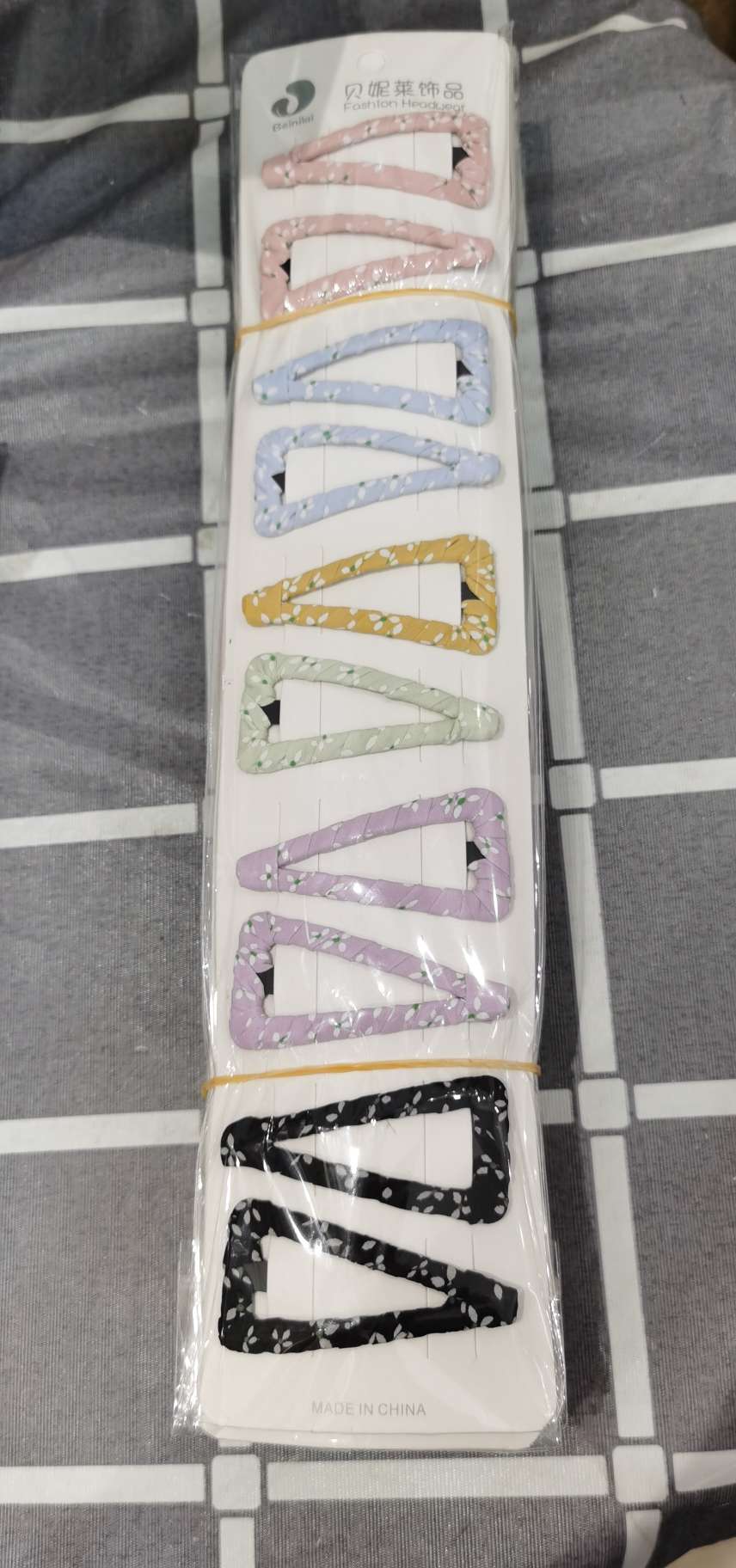绕布三角形浅色系