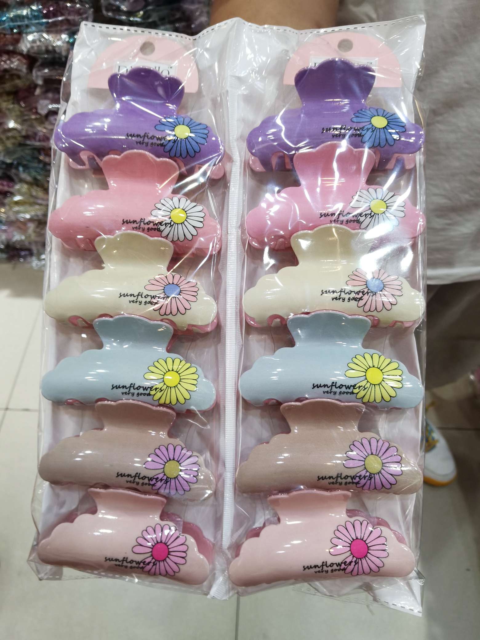 9 cm connected claw daisies