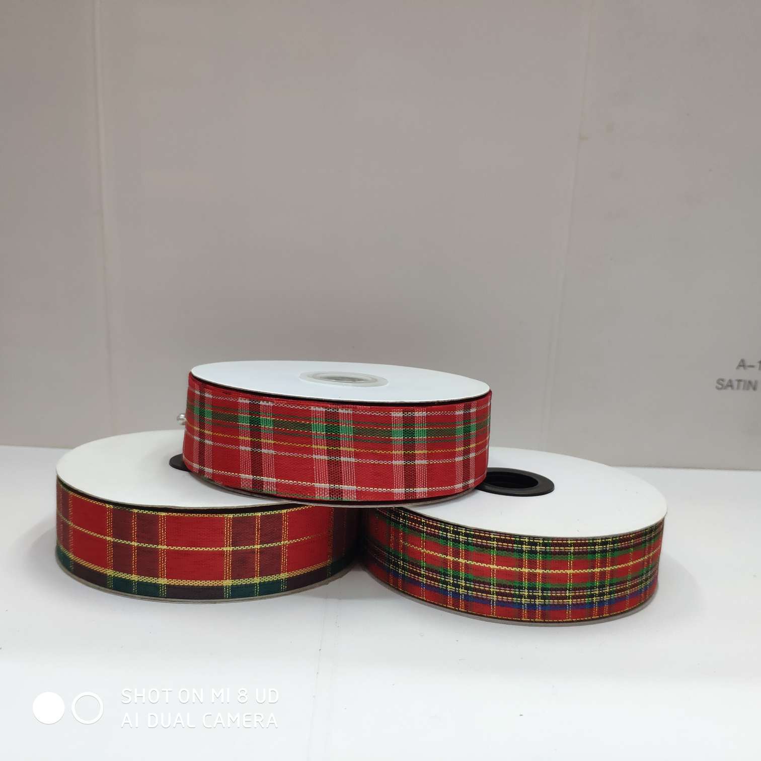 Cut Eight Gold Ribbon 50 Yards A Plate (3)