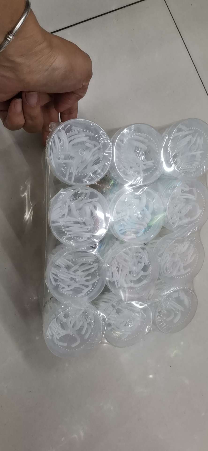 Round bottle dental floss details Picture