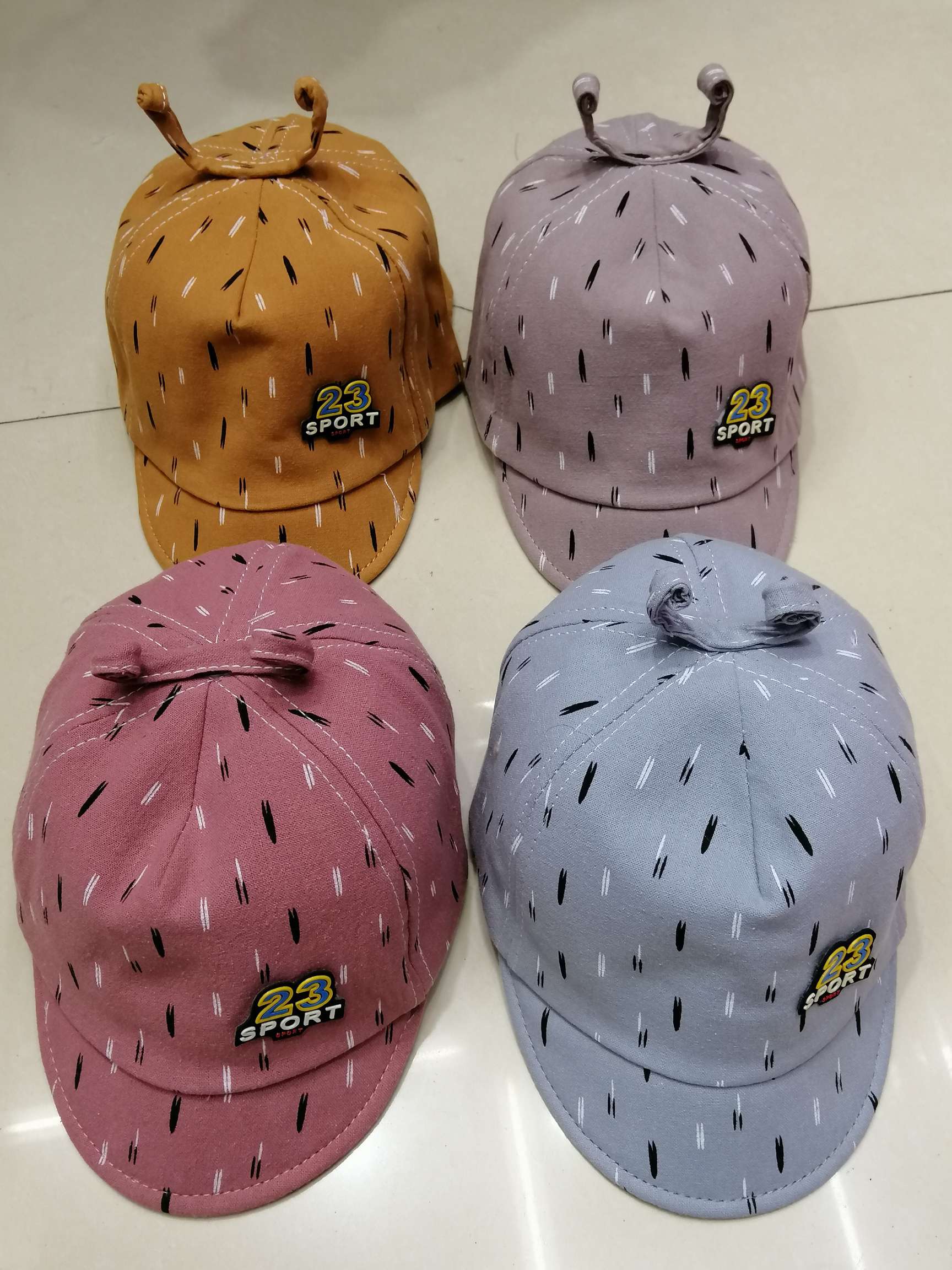 小孩子棒球帽布帽白底实物图