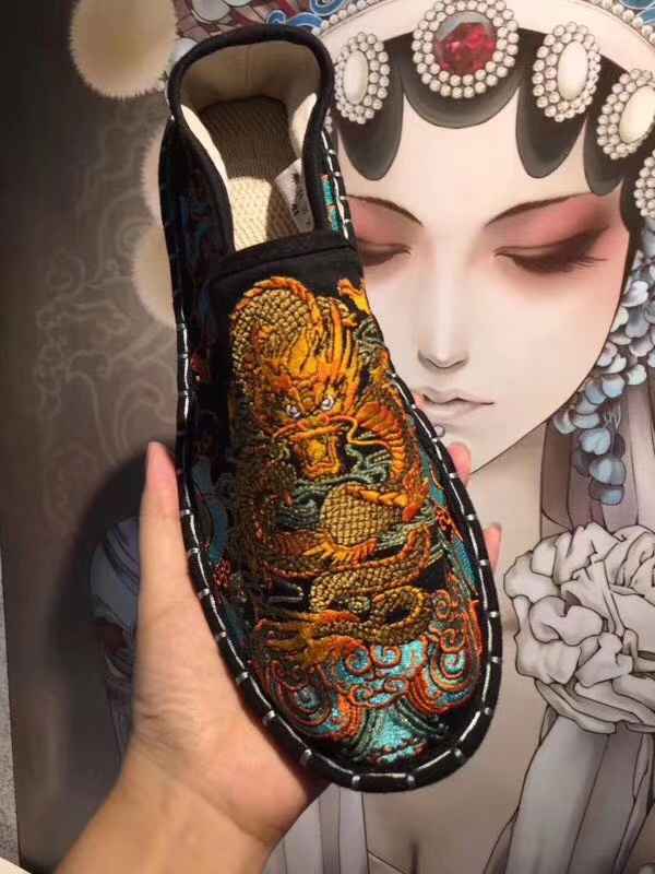 女式布鞋实物图