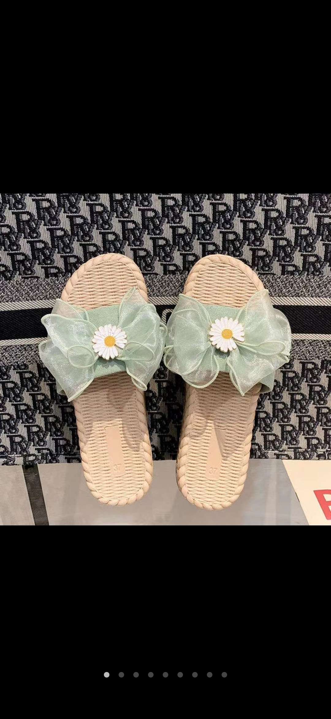 Small chrysanthemum linen slippers Item Picture