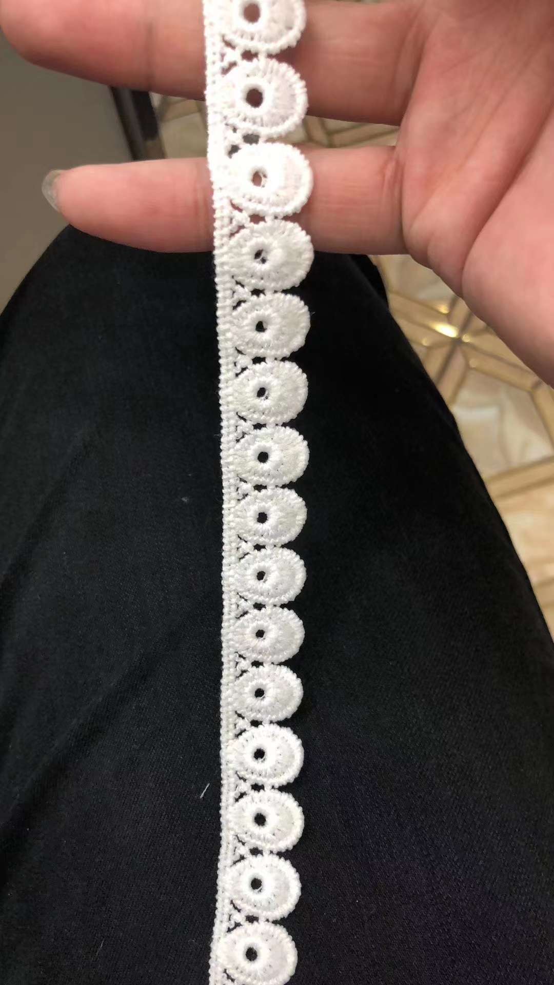 花边用于服装上