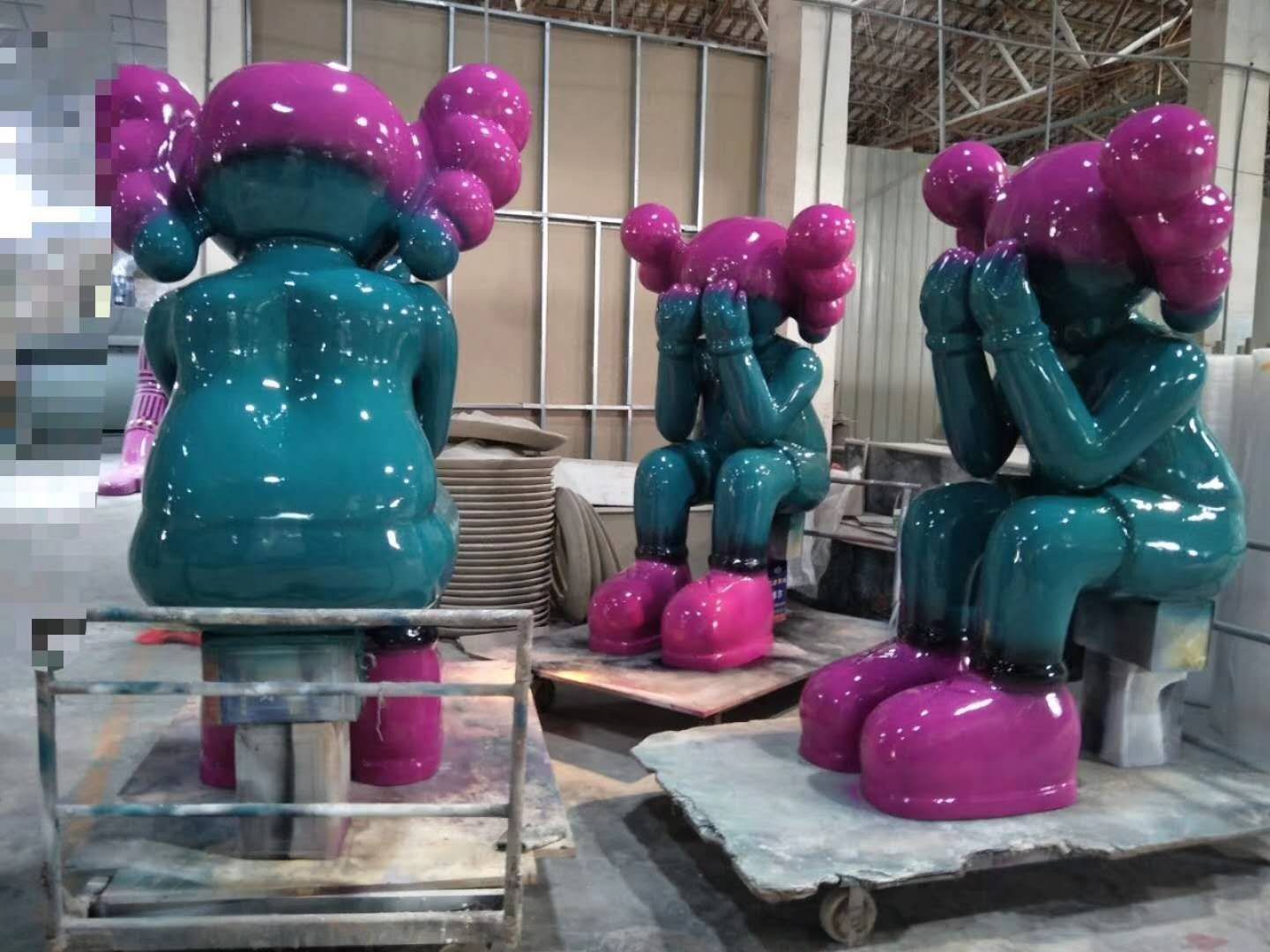 Sitting face-covering cartoon characters + large and small bases, height 220*100*140, large base 120*70*140, small base 58*60*100 Specification image