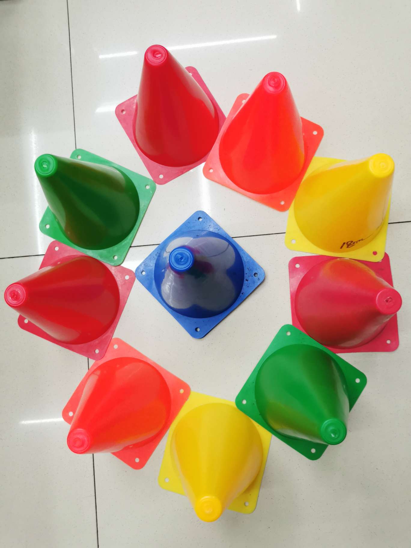 18公分标志桶产品图