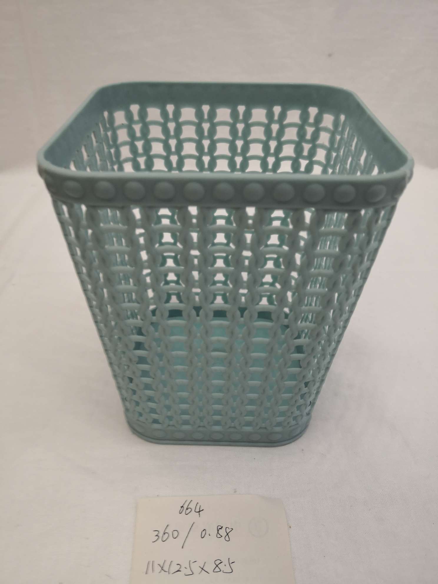 916 Baskets Item Picture