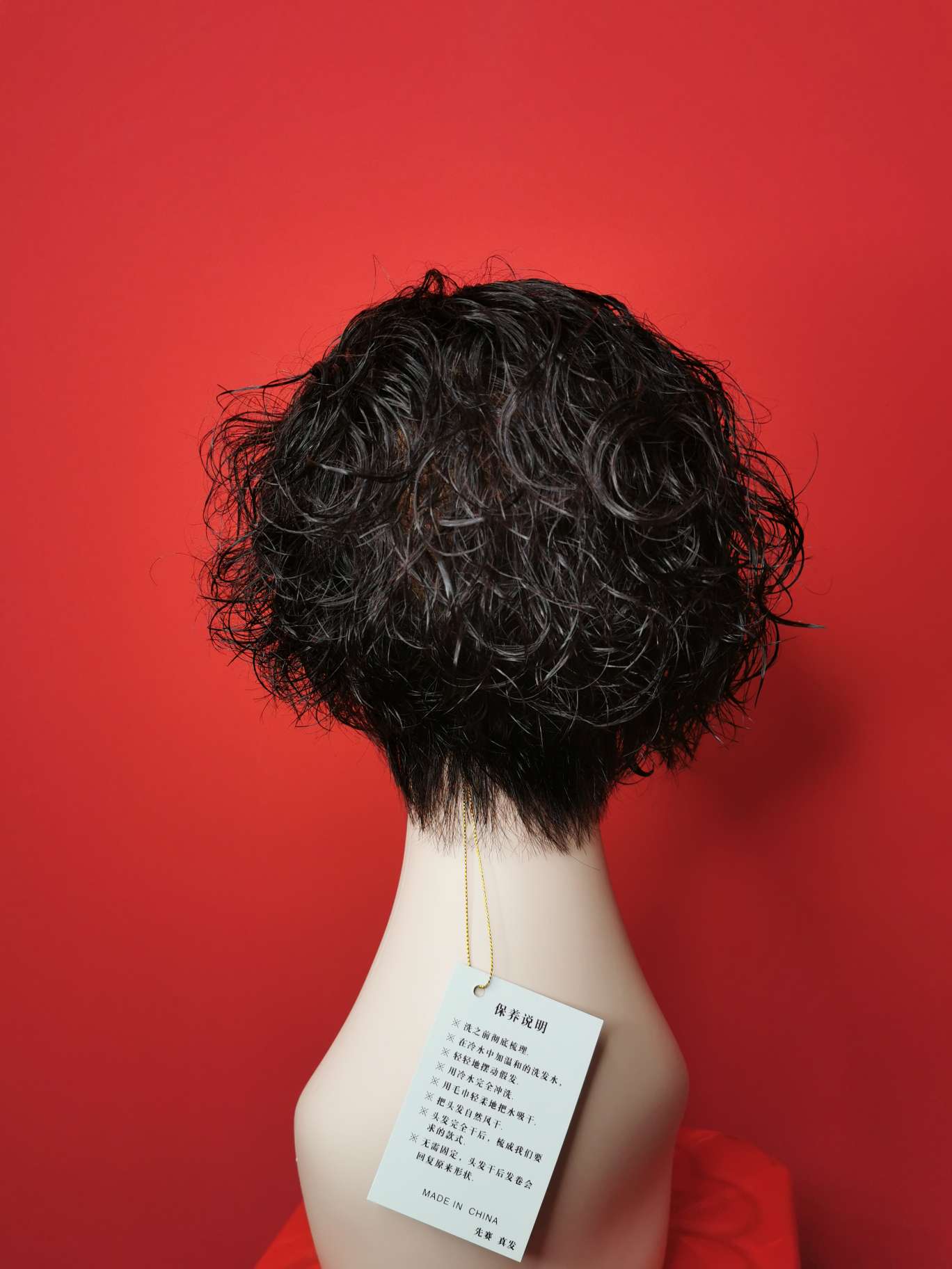 100% hand-knitted real hair, ladies' headwear, mom's style curly hair Application Scenario