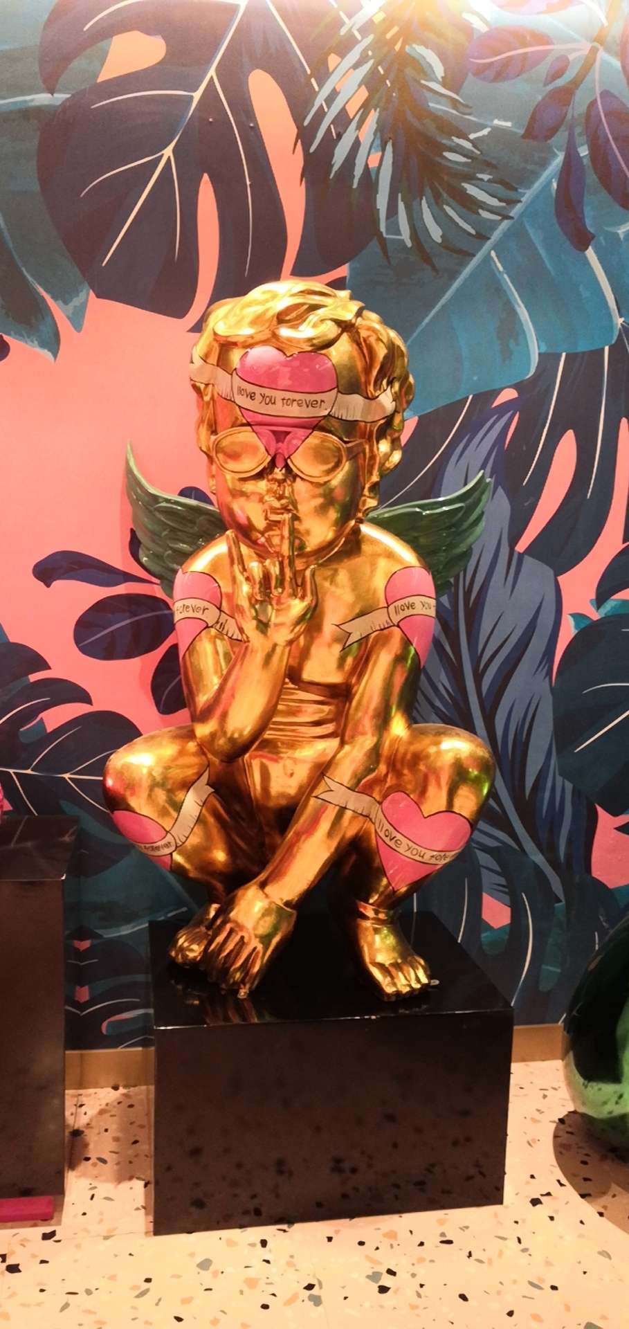 The height of the angel figure is 147*93*73, and the height of the base is 45*76*60.5 details Picture