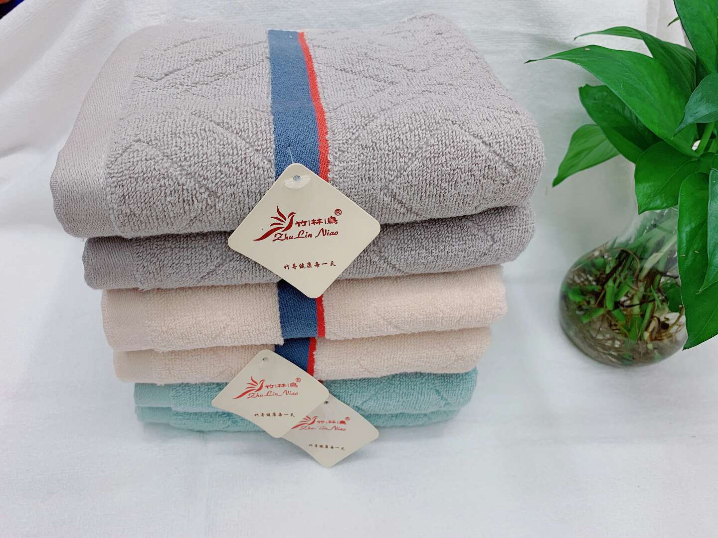 A pack of 35*75cm 3-color mixed all-cotton towels details Picture