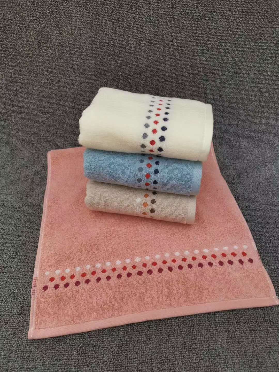 Polka dot towel