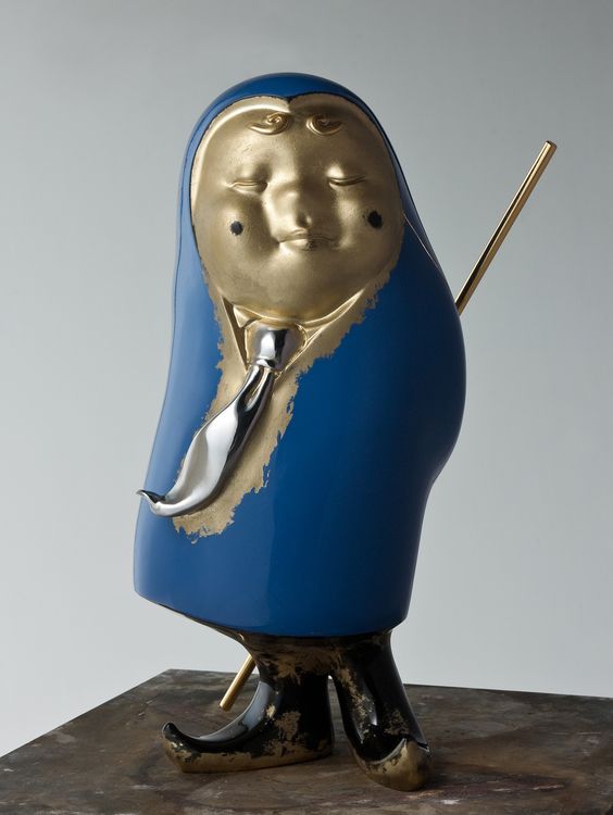 Take the golden hoop rod doll figurine 65*34*29