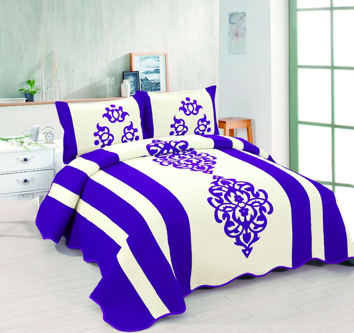 Four-Piece Antique Bedding Set details Picture