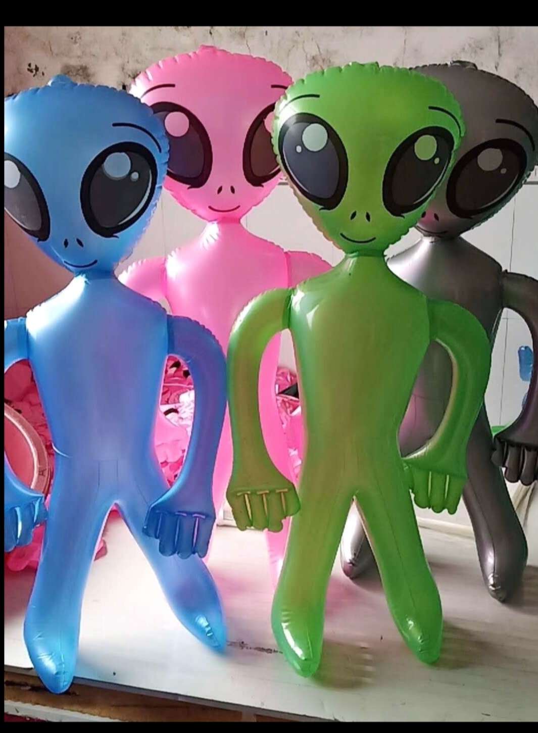 Inflatable alien