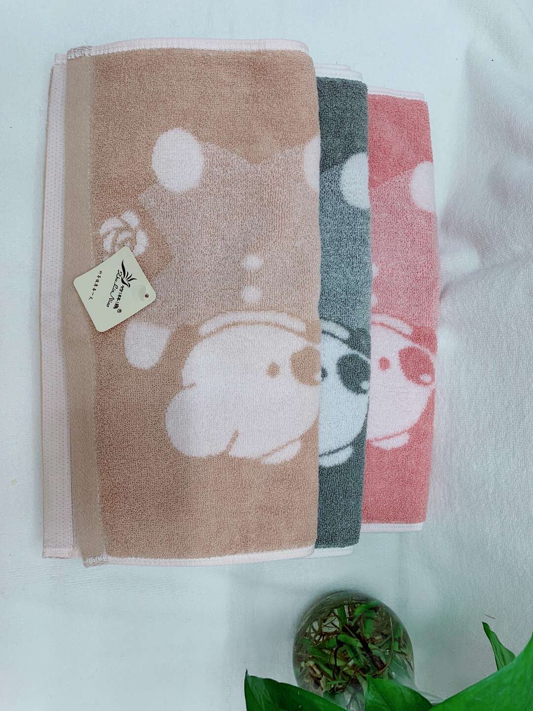 35*75cm all-cotton three-color towel can be mixed into a pack of cute bear towels Item Picture