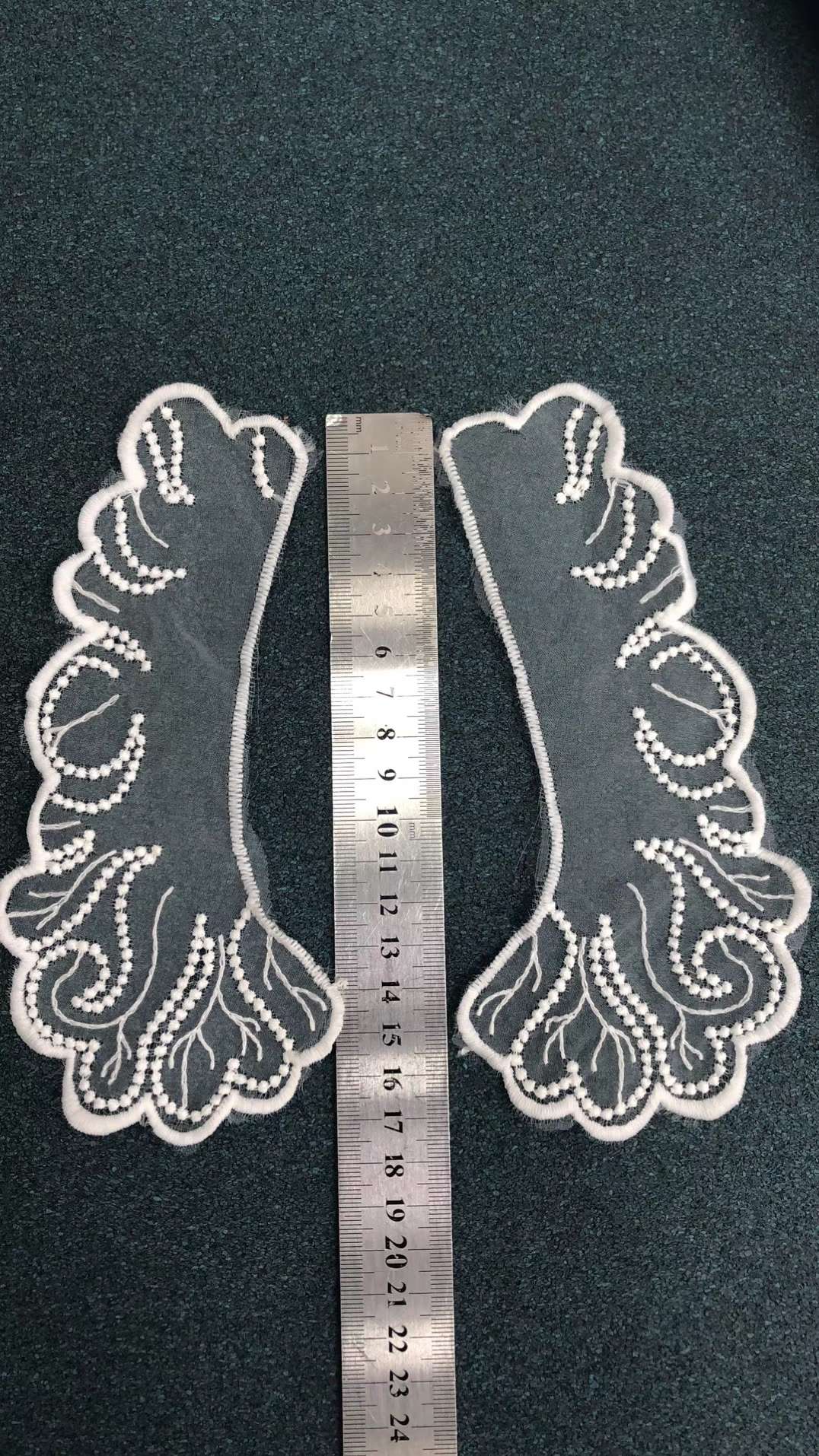 衣领用于服装上