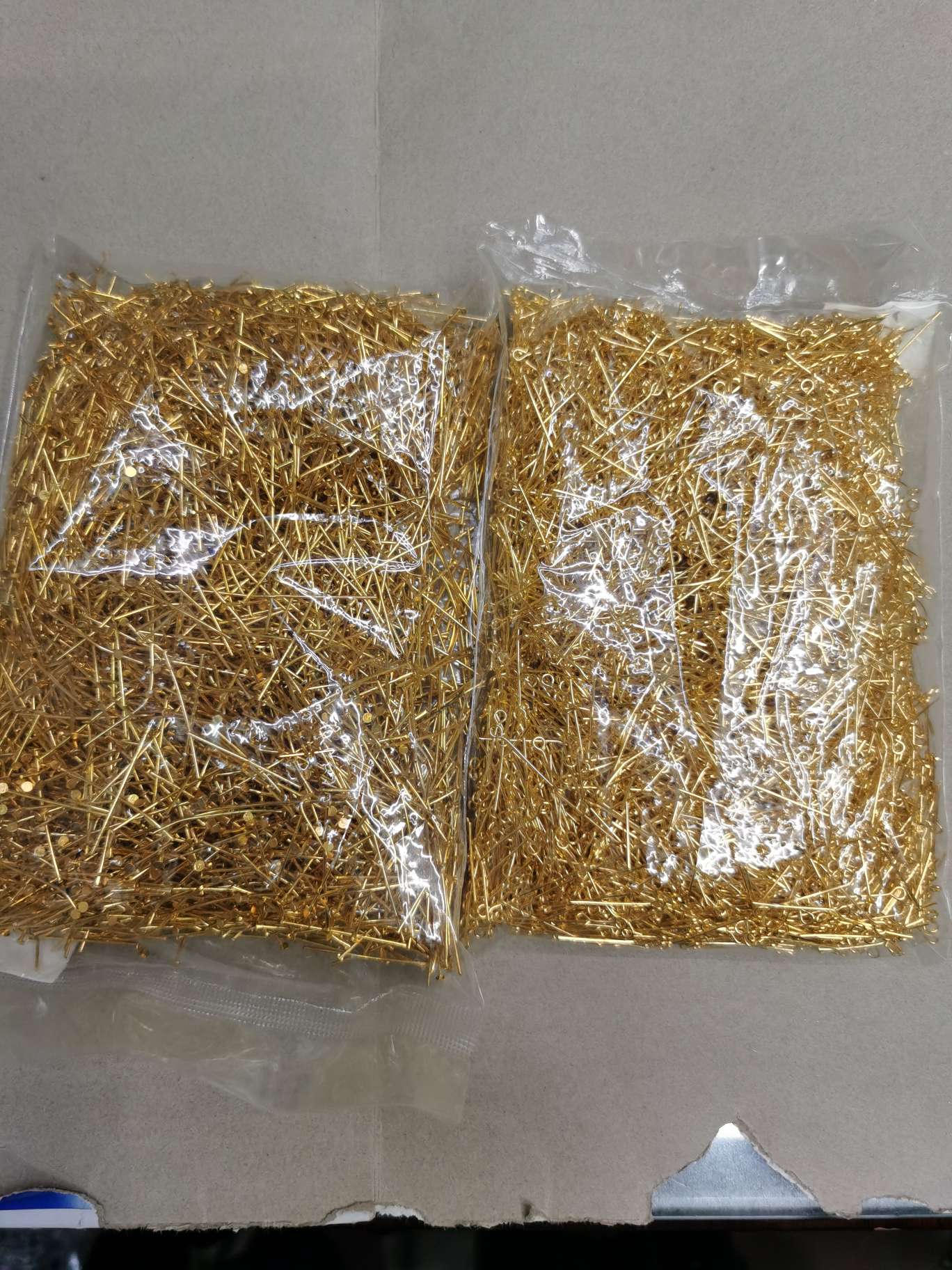 Needles below 3.0 imitate gold