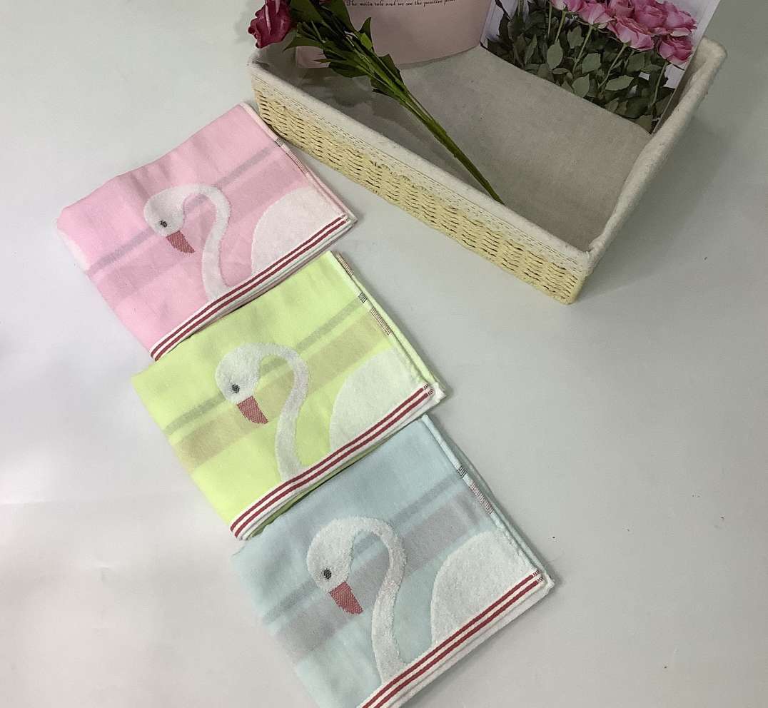 منشفة البجعة البيضاء
