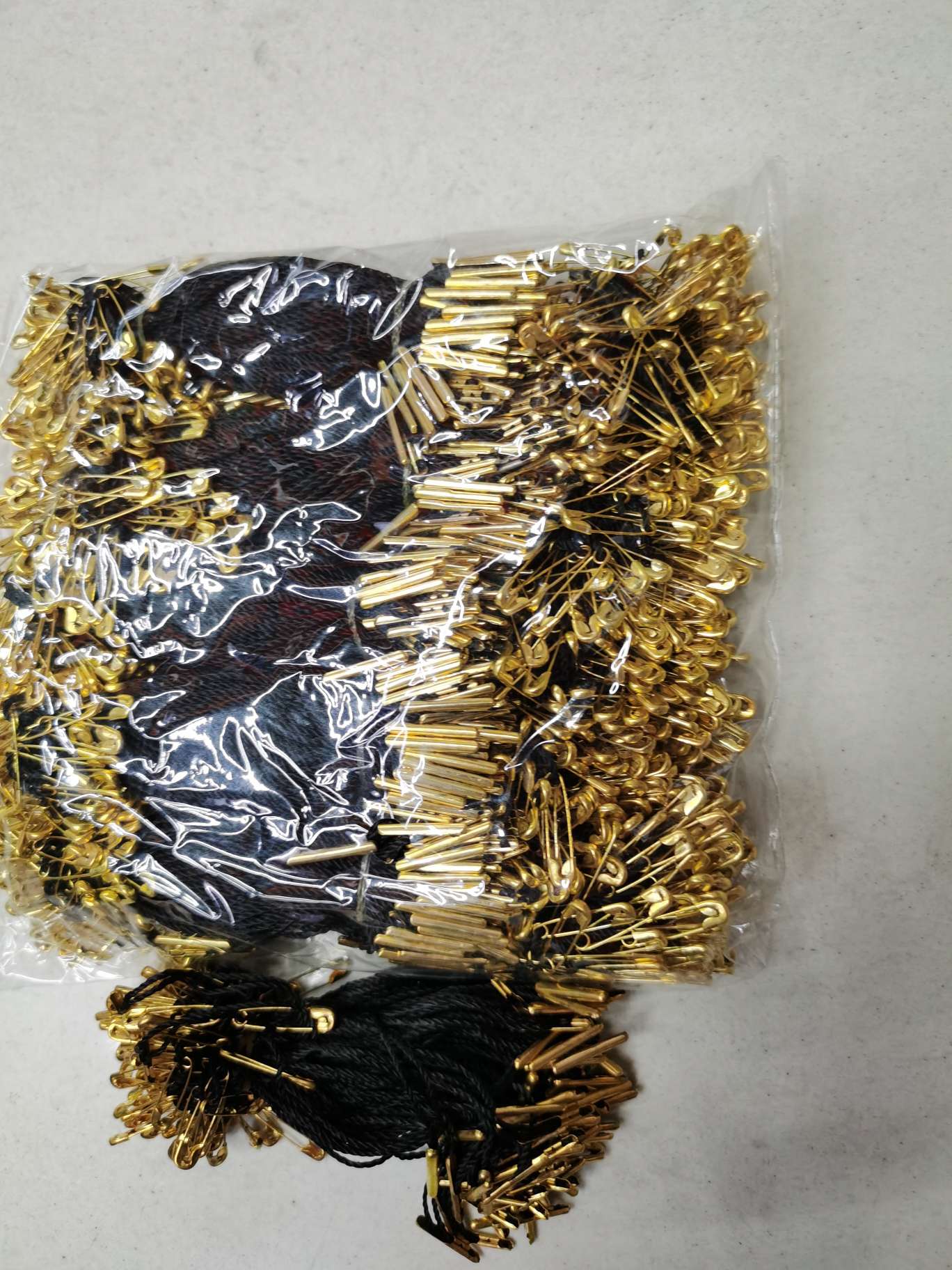 Yellow needle and black thread for intravenous drip details Picture