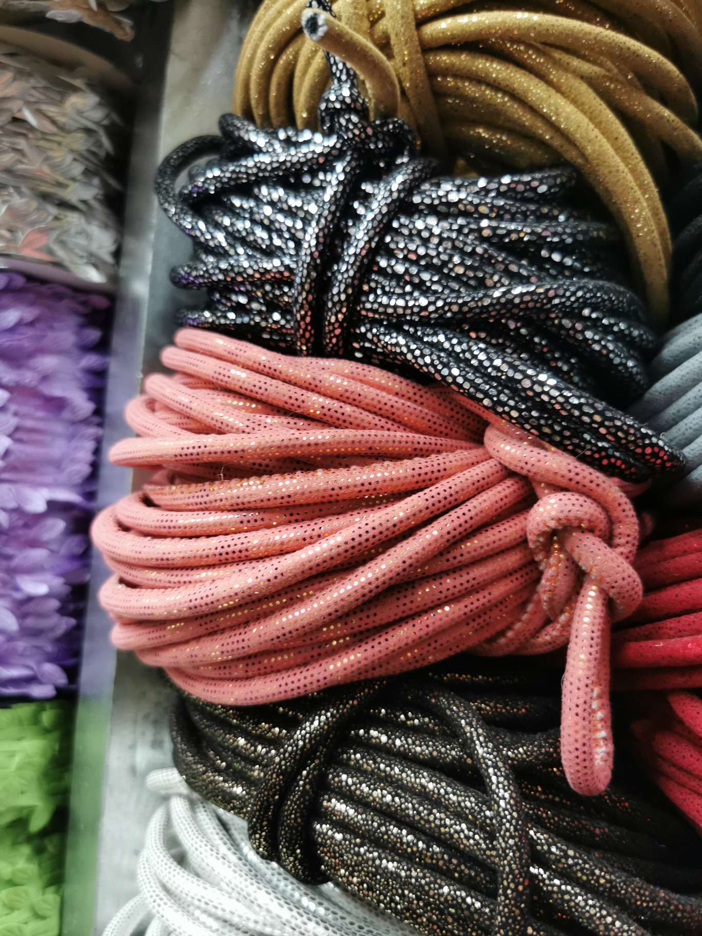 0.6包边踩线亮片皮革绳子