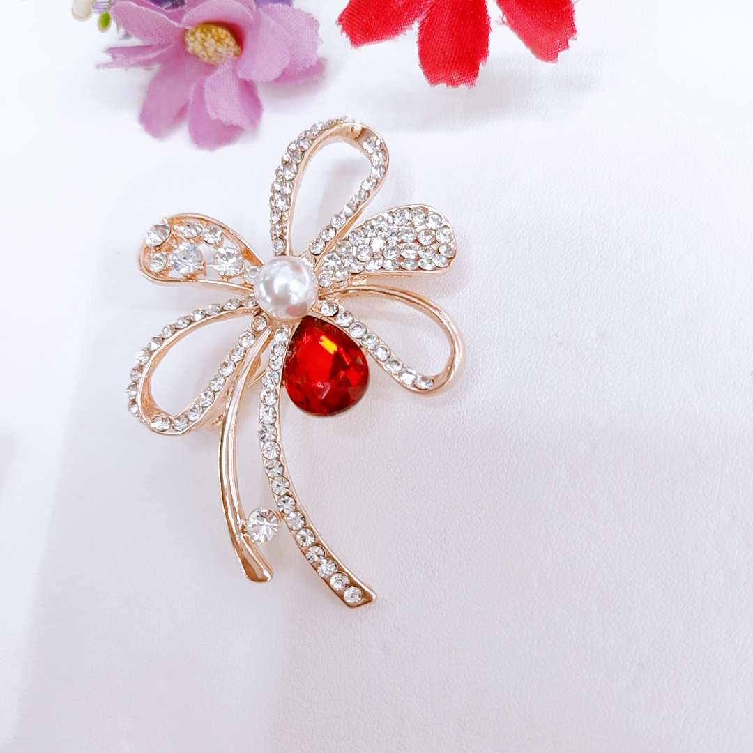 High-end Korean version diamond-encrusted glass cartoon ins fruit cute brooch Sunflower brooch anti-glare clothing accessories undefined