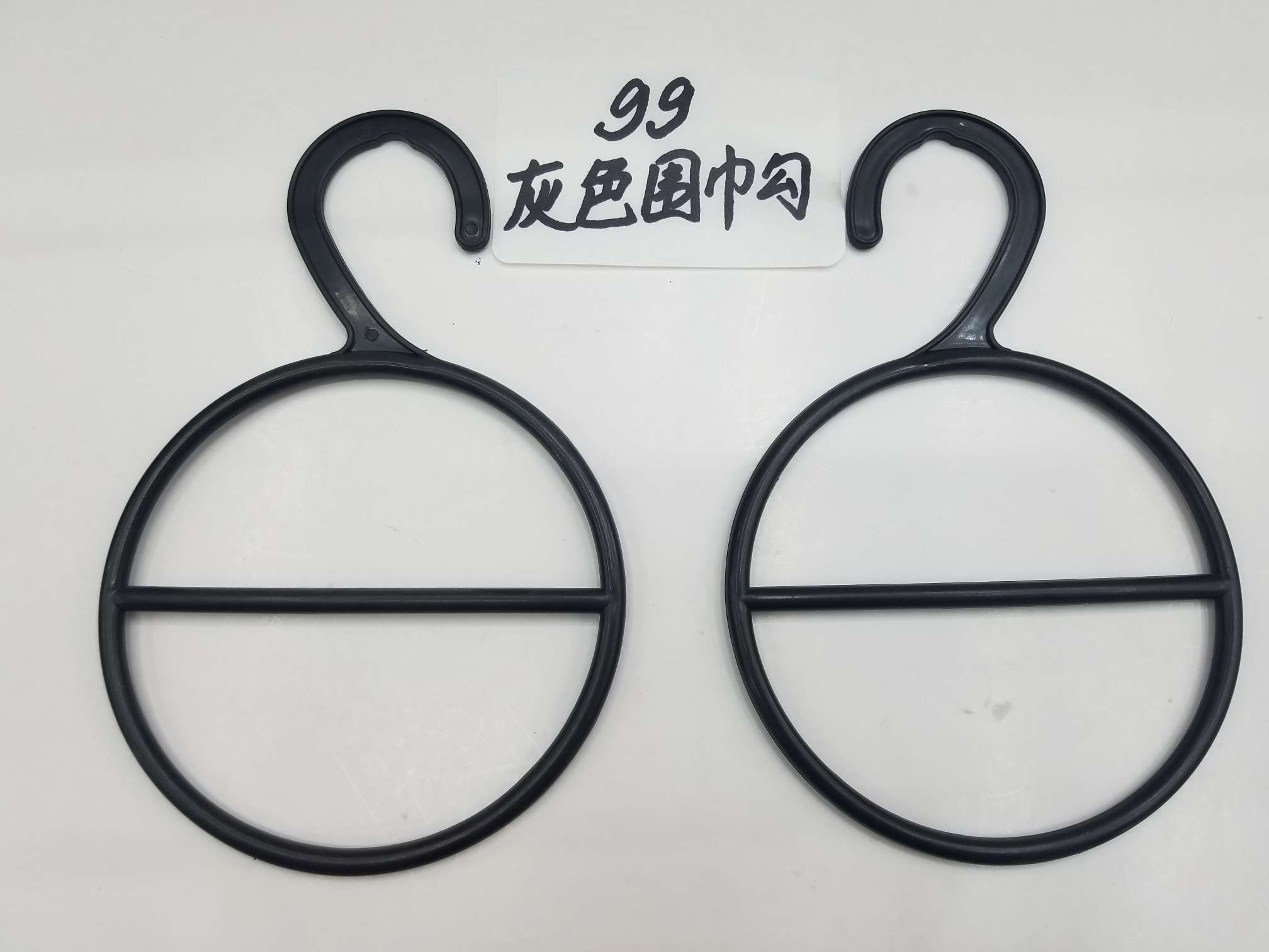Round scarf hook thumbnail