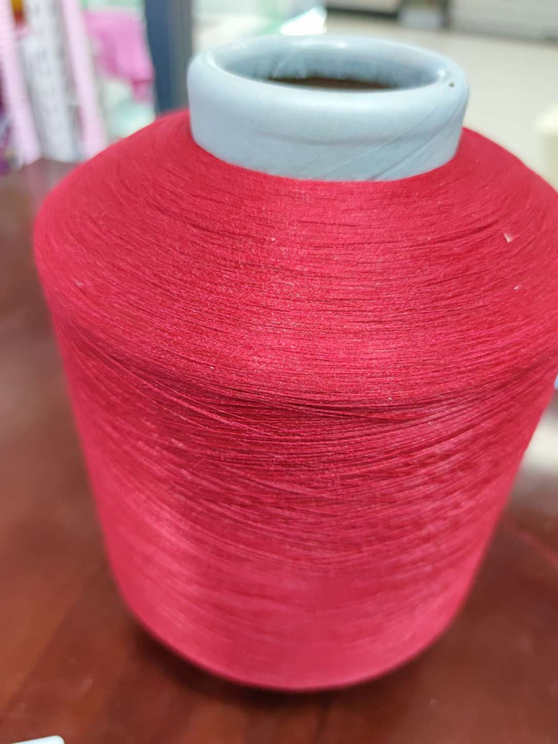 Direct sales from polypropylene manufacturer, high-elasticity gloves, polypropylene edge locking thread, polypropylene yarn, elastic silk red