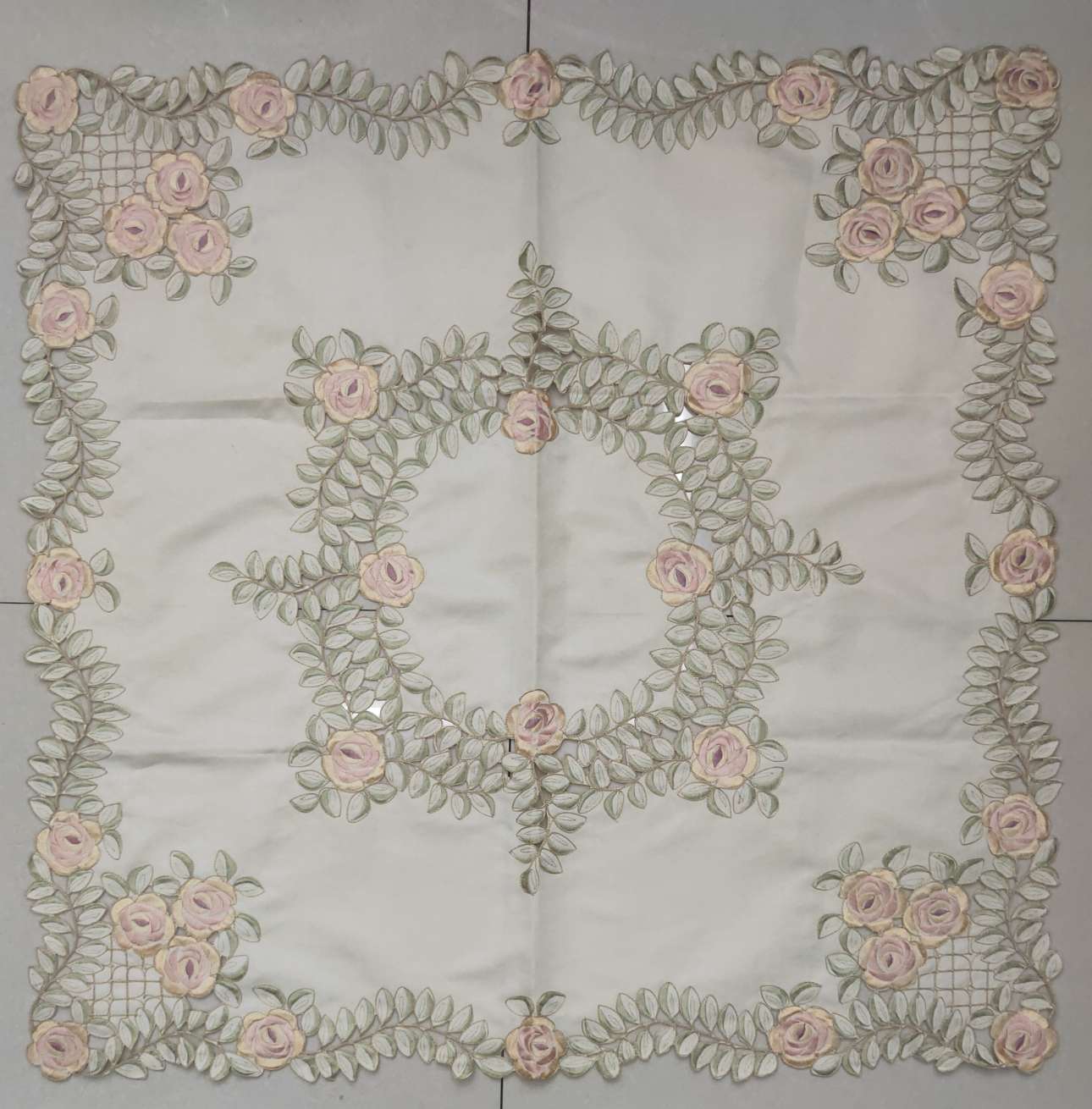 手工镂空，满工绣花花边桌布