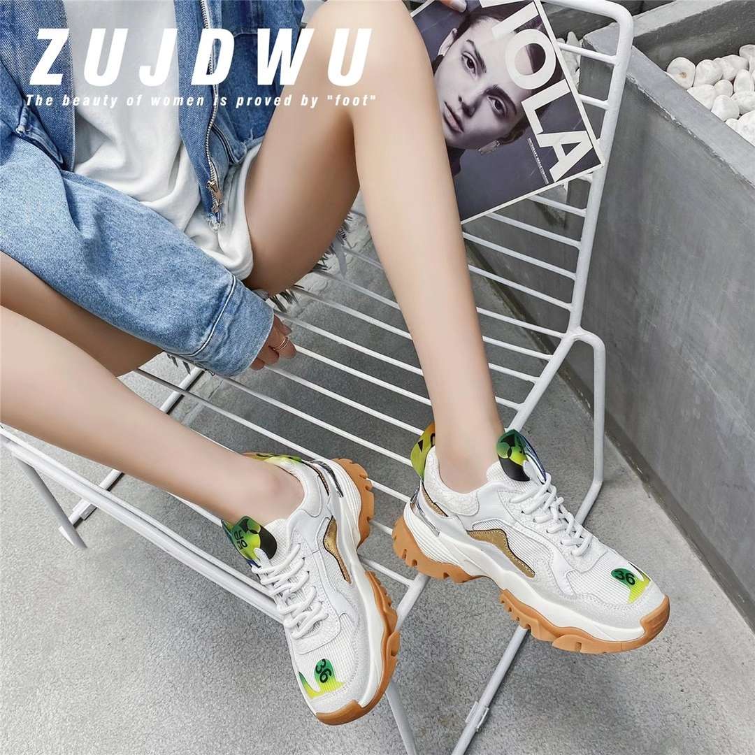 Sneakers Item Picture