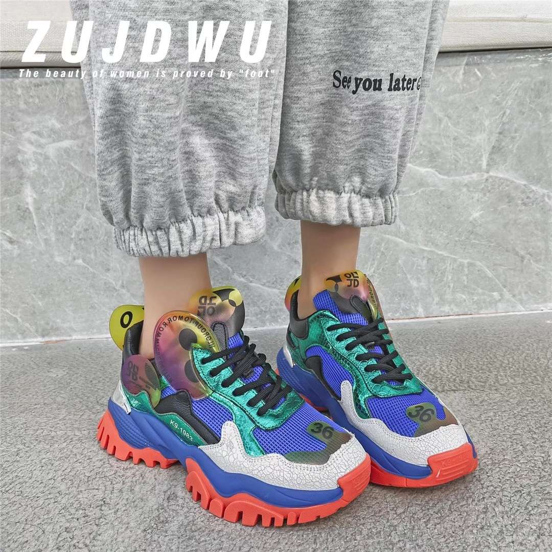 Sneakers details Picture