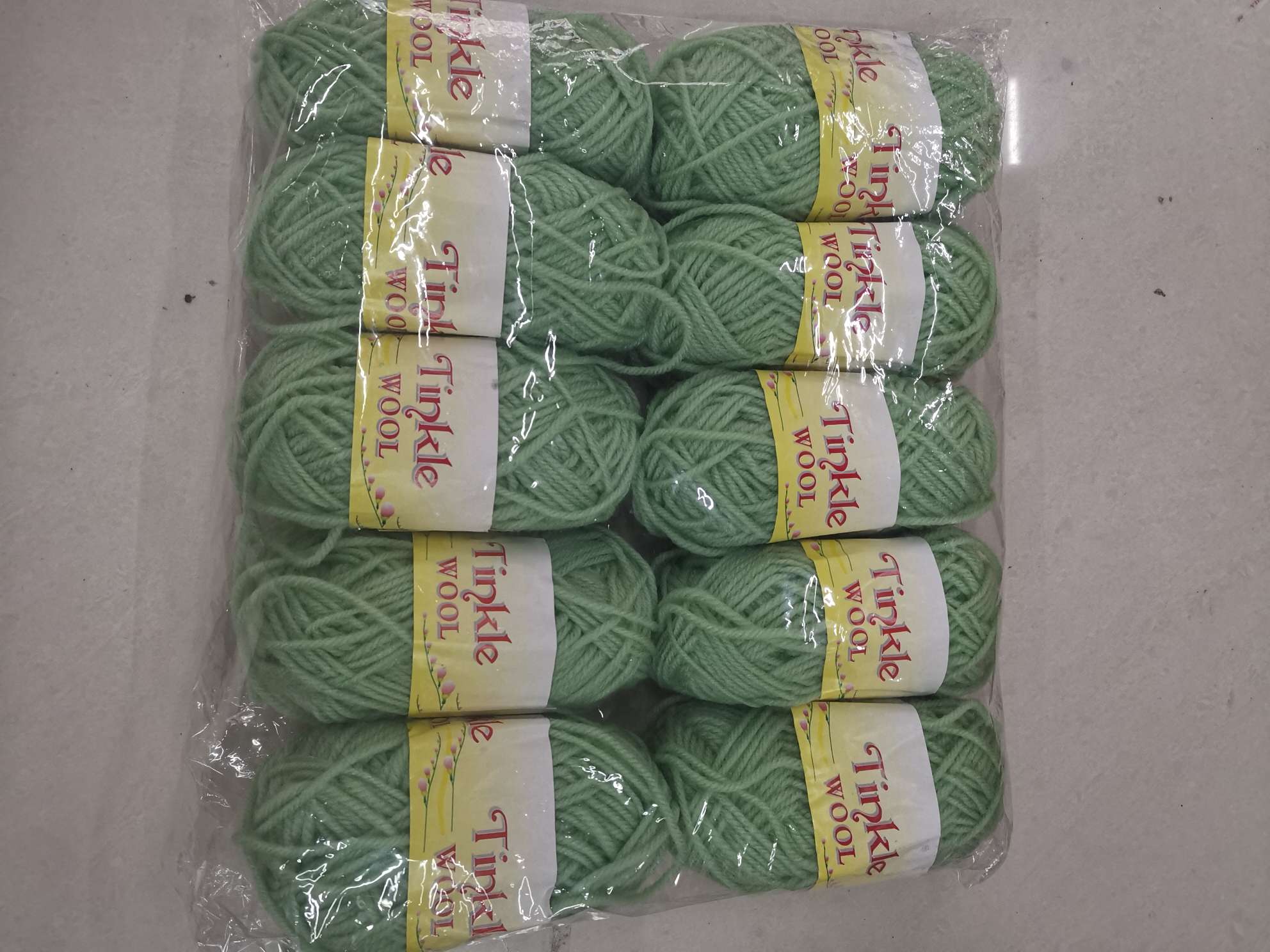 Hot-selling polyester yarn for export, tufted yarn for babies, plush yarn for toys, hair yarn for dolls, diy handmade yarn details Picture