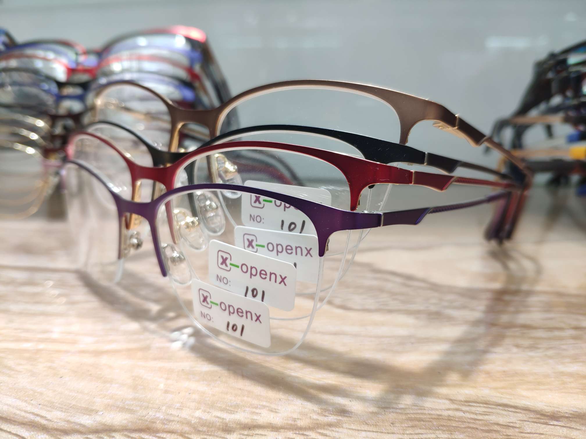 High-quality glasses with round frames for fashionable men and women details Picture