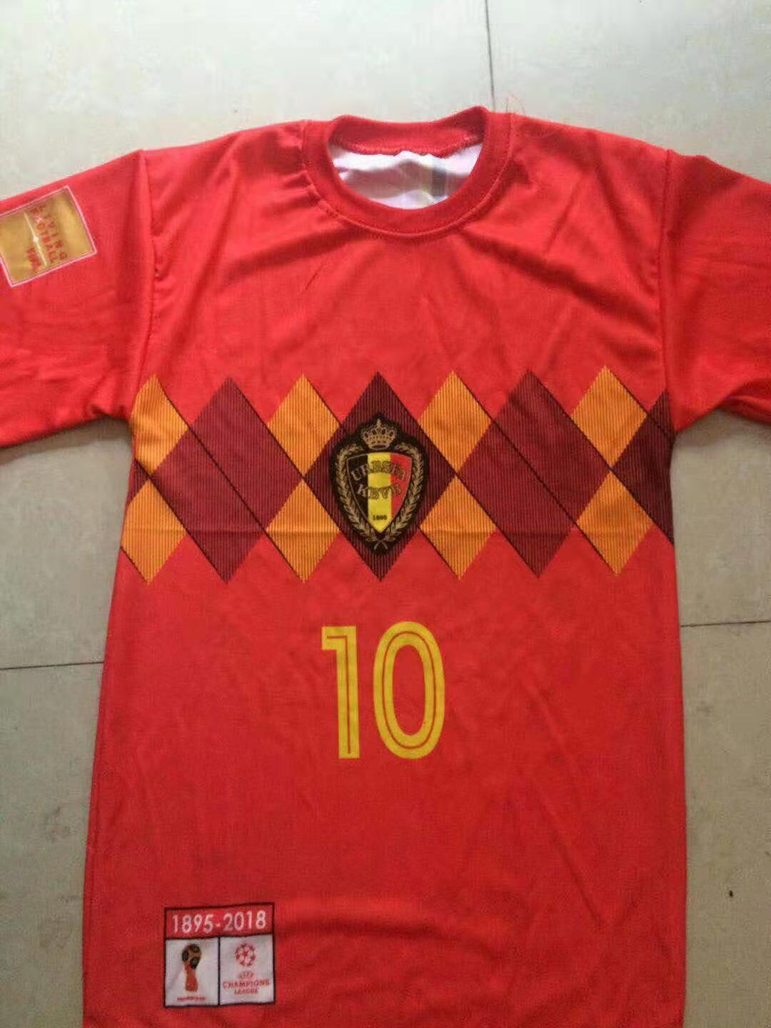 儿童足球套装白底实物图