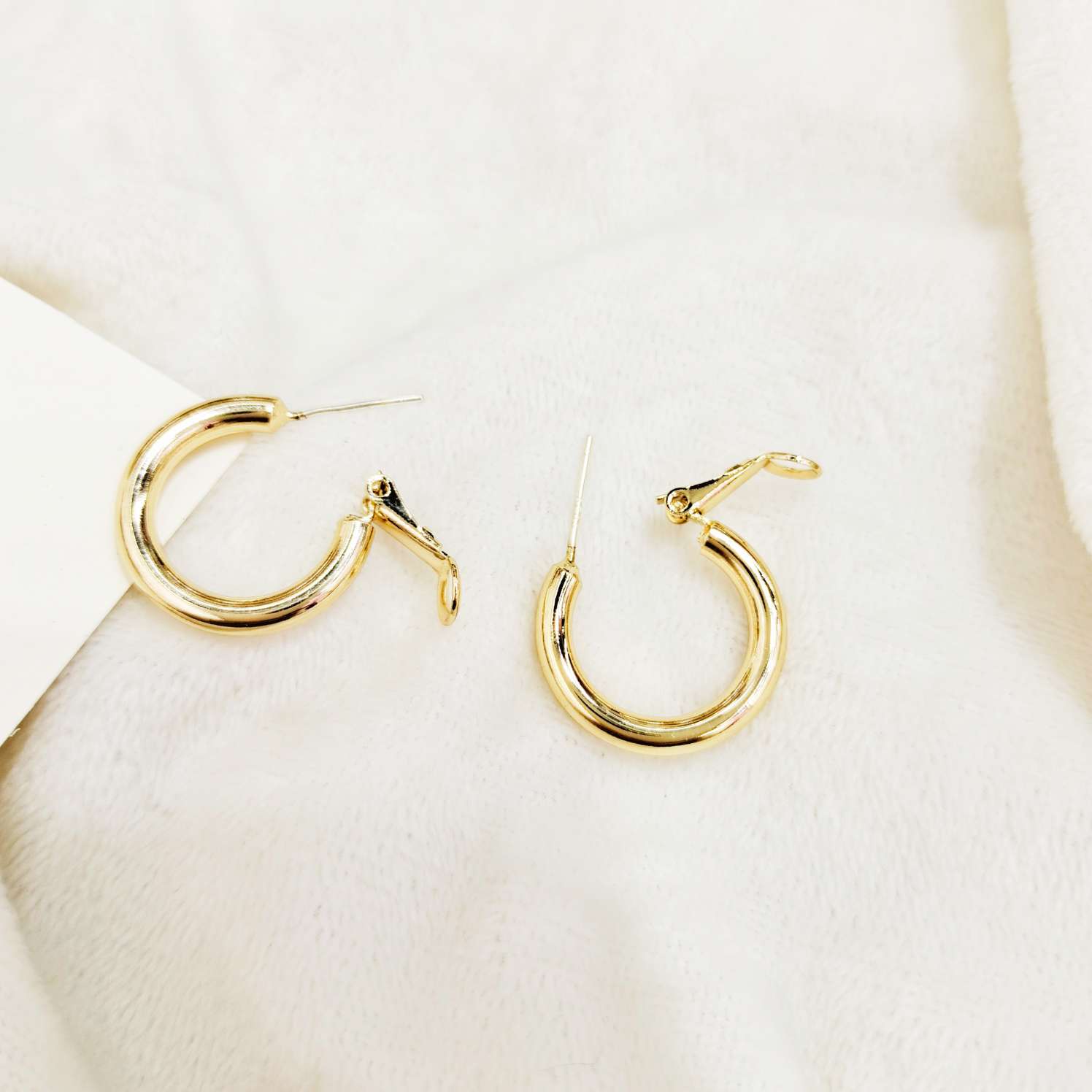Small metal circle thick ear ring ear buckle French cold retro style earrings feminine temperament simple niche earrings