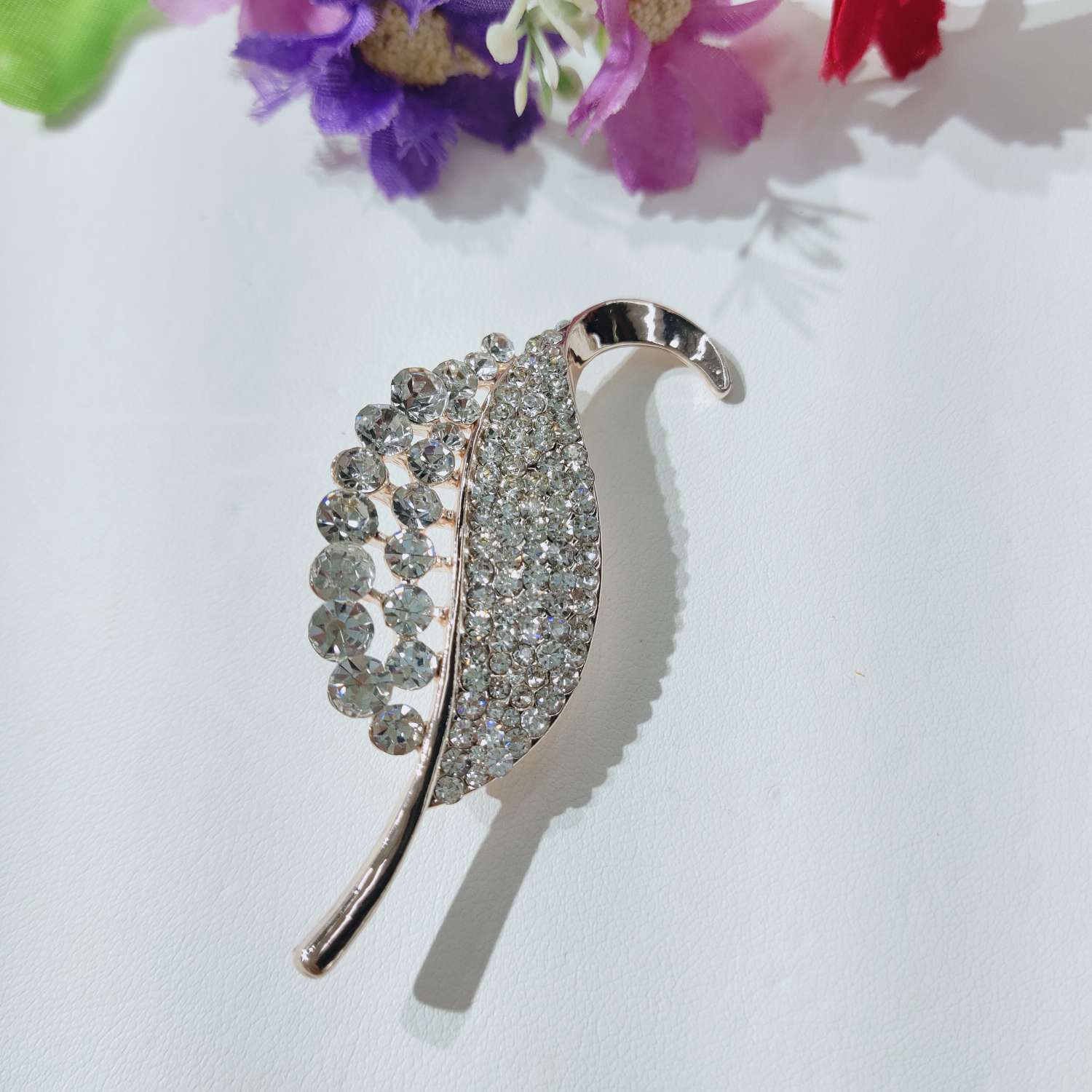 High-end Korean version diamond-encrusted cartoon ins pearl rainbow brooch Sunflower brooch anti-glare clothing accessories undefined