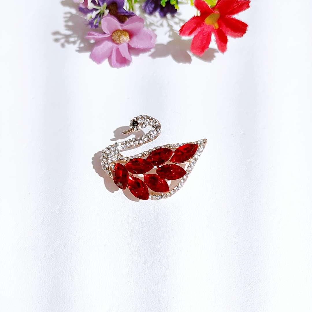 High-end Korean version diamond-encrusted glass cartoon ins fruit cute brooch Sunflower brooch anti-glare clothing accessories Specification image